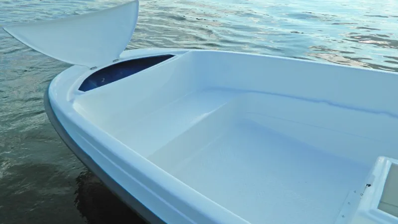 Стеклопластиковая лодка Пингвин с консолью (тримаран), фото: 11