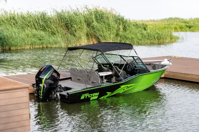 Каютный катер Aluma Storm 577 обложка