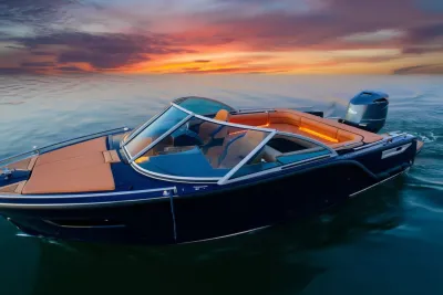 Моторная лодка Aluma Dream 6500 обложка