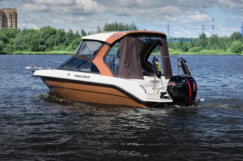 Пластиковая лодка Enigma 590 HT, фото: 3