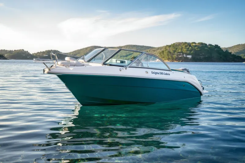 Катер Enigma 590 Cabrio, фото: 1